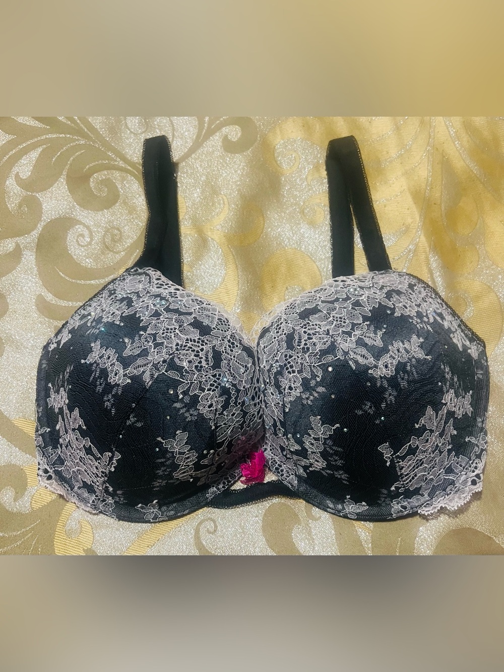 Victoria’s Secret Dream Angels Lace Push Up Bra Black White 34DD EUC